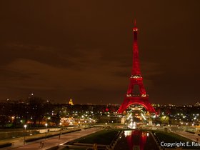 La Tour Eiffel en rouge